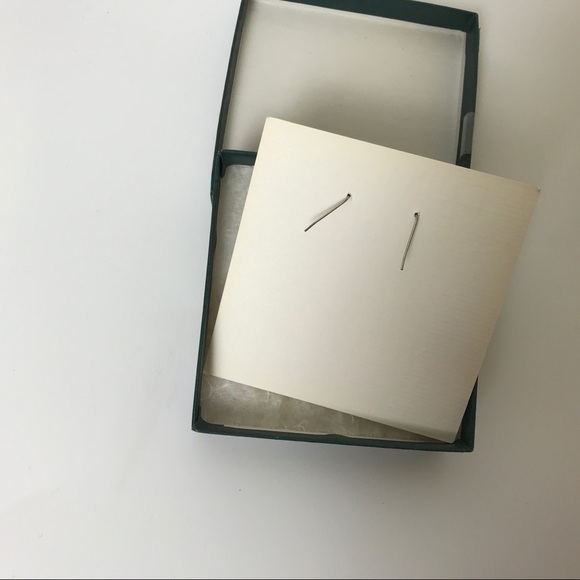 Del Mundo Hand Crafted Cat Earrings - Picture 2 of 3